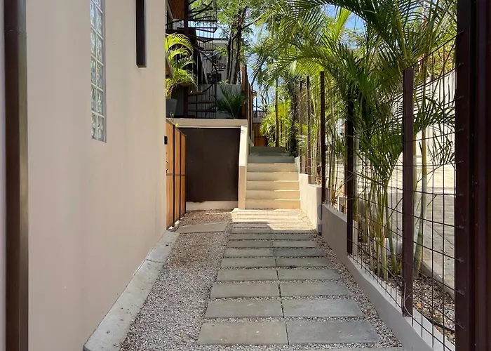 Turtle Townhome #1 Private Pool & Garden 300 Mtrs To